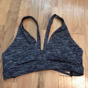 VSX victoria’s secret unlined strappy sports bra!